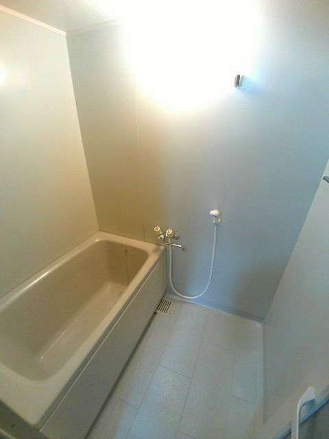 バス・シャワールーム　浴室　※別号室参考写真