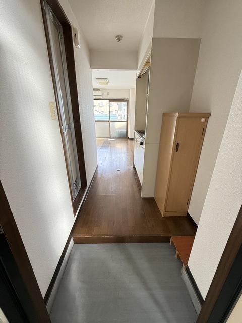 玄関　別号室参考写真となります