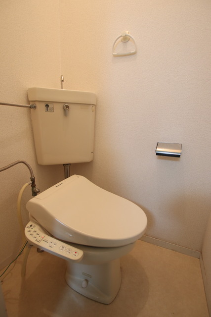 トイレ　温水洗浄便座