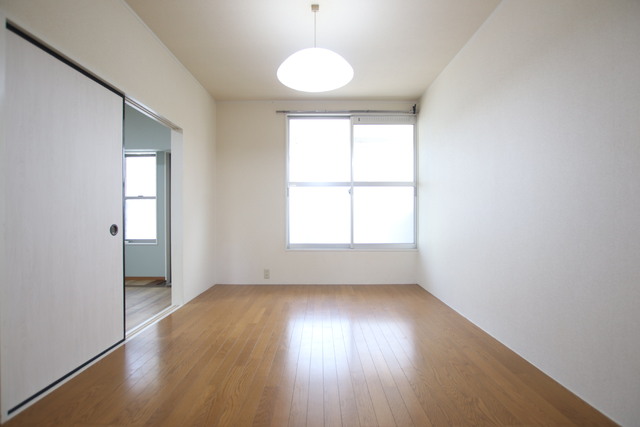 居室・リビング　※居室照明は残置物となります