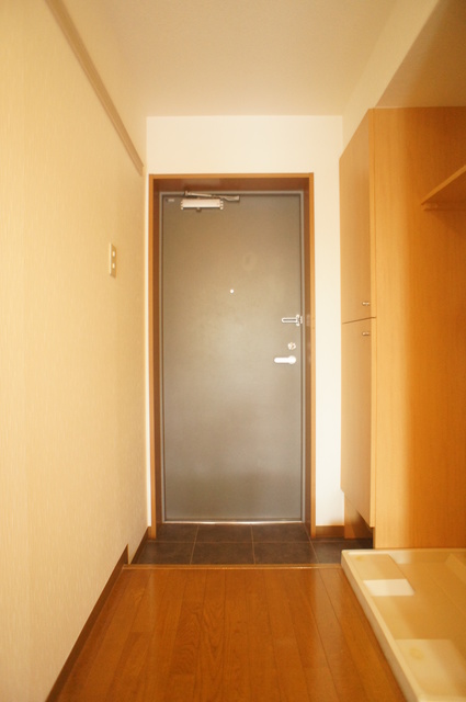 玄関　ゆったりとした玄関スペース♪