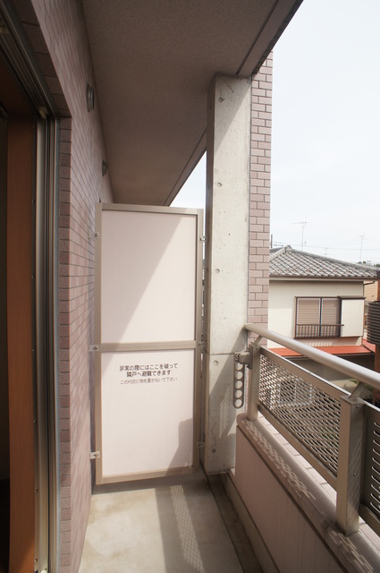 バルコニー　バルコニー付！お天気のいい日は洗濯物も気持ちよく干せますね！