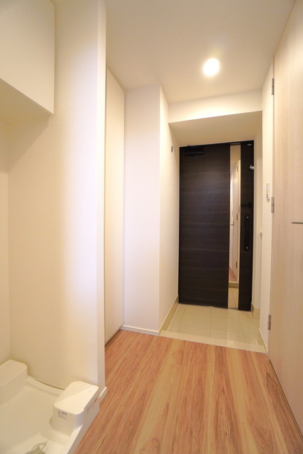 玄関　※写真は同タイプ住戸です。