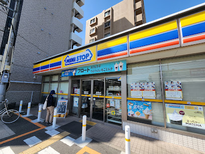 コンビニ　ミニストップ 吹田南金田店（コンビニ）まで403m