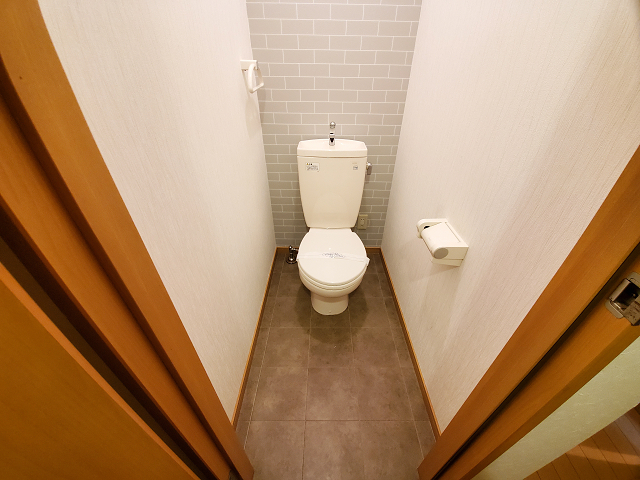 トイレ　※他室写真～現況優先