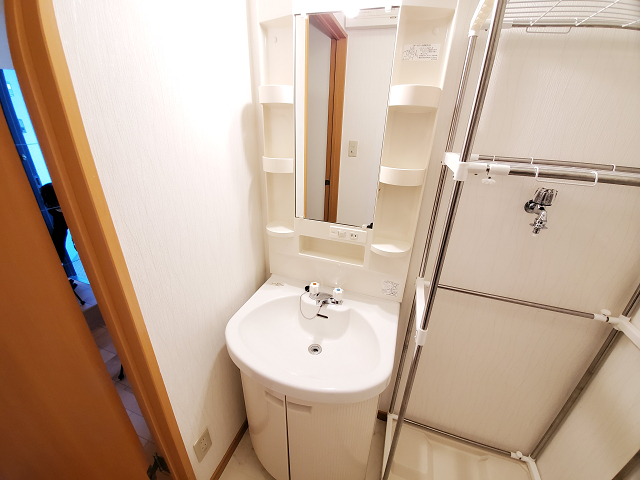 洗面設備　※他室写真～現況優先
