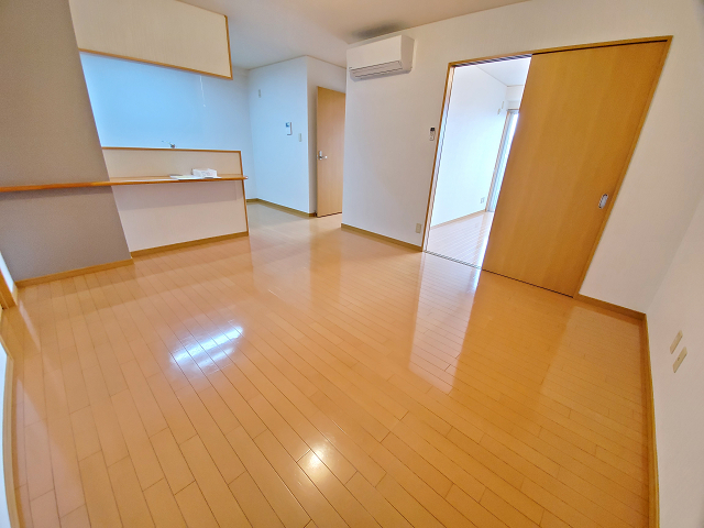 居室・リビング　※他室写真～現況優先