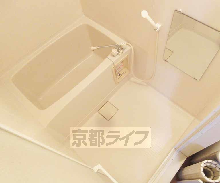 バス・シャワールーム　広めのお風呂です