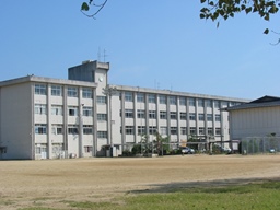 中学校　橿原市立中学校大成中学校（中学校）まで638m