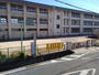小学校　倉敷市立万寿東小学校（小学校）まで478m