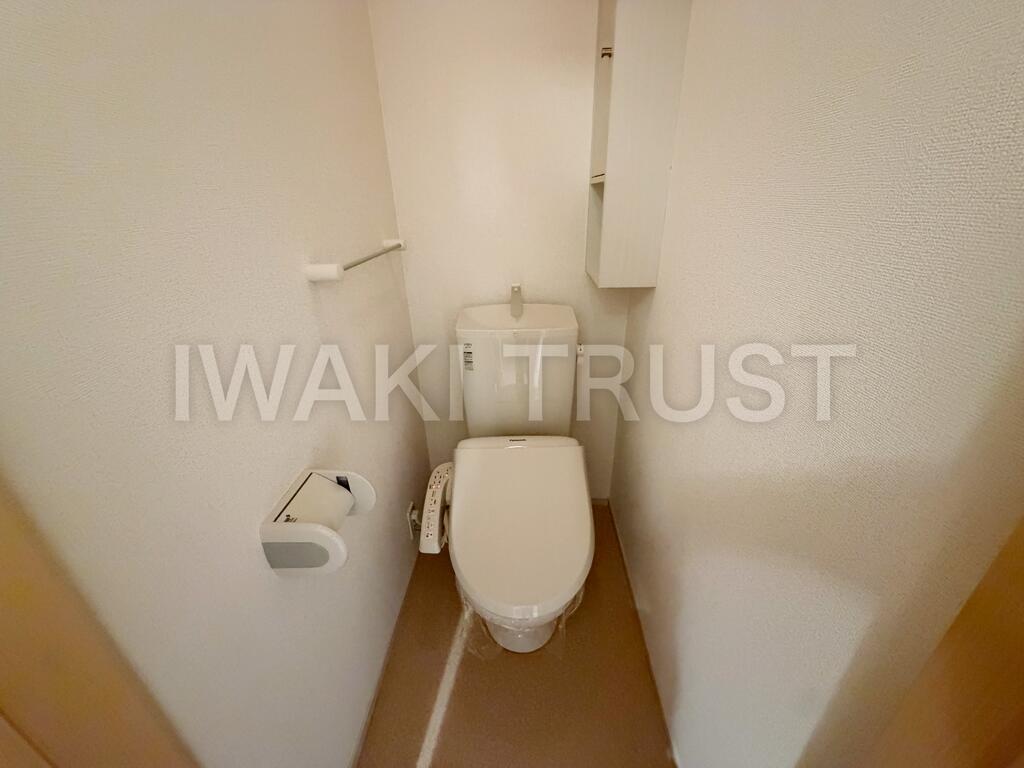 トイレ　※同型タイプ参考写真