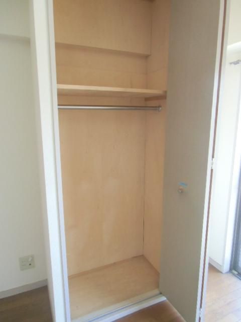 収納　各お部屋に収納スペース有り