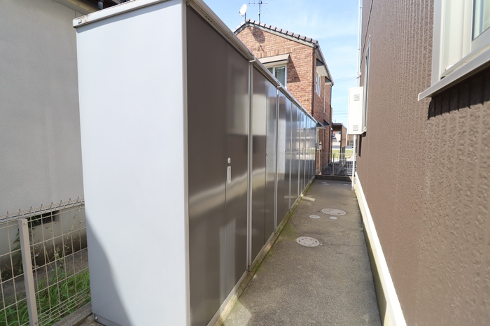 その他共有部分　タイヤなどしまえるトランクルームもございます♪