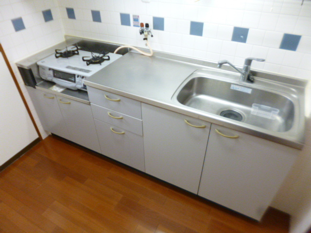 キッチン　キッチンは作業台のスペースも広く快適に調理ができます