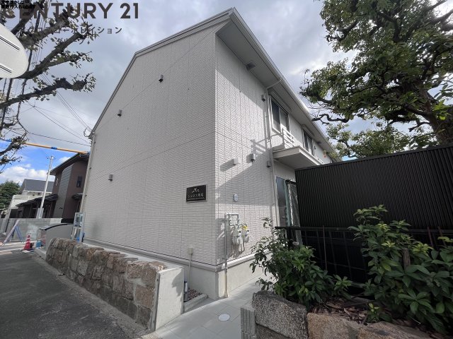 建物外観　モニター付きインターホンで安心♪