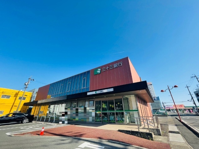 銀行　三十三銀行平田町駅前支店（銀行）まで1650m