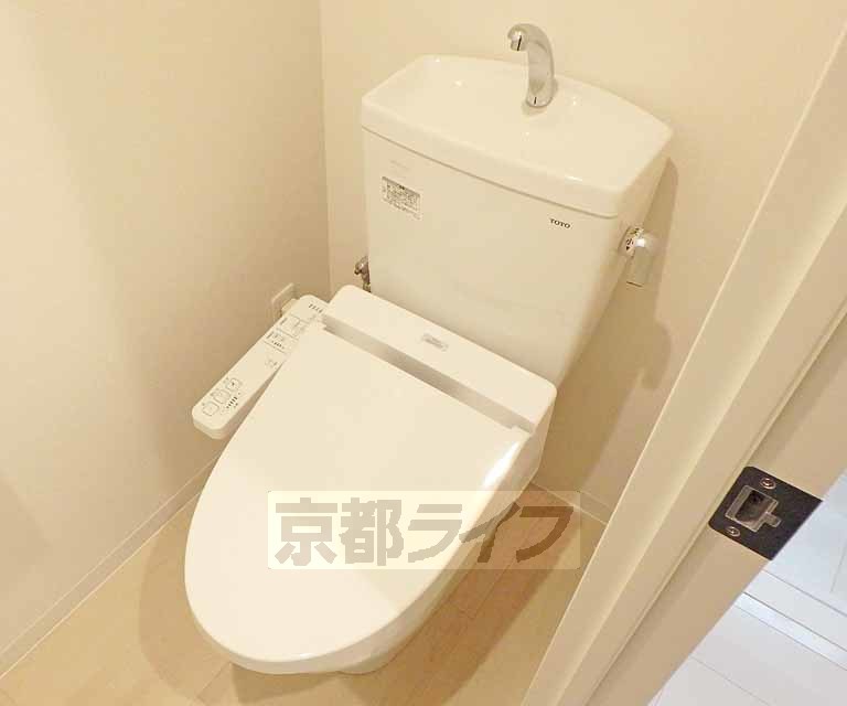 トイレ　ウォシュレット付・