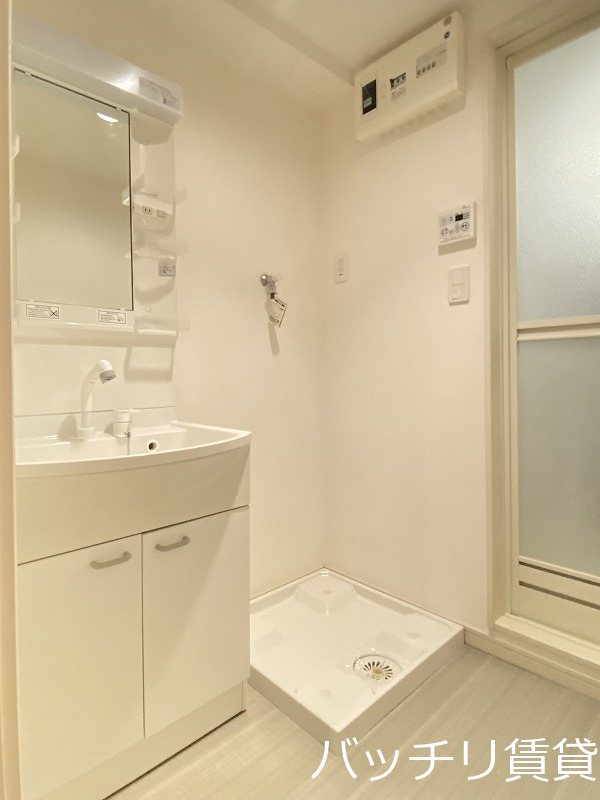 洗面設備　画像は別号室タイプの為、現状を優先致します。