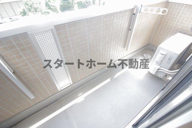 バルコニー　お洗濯にも便利なバルコニー付き
