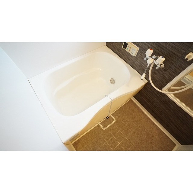 バス・シャワールーム　バス（同仕様タイプ）