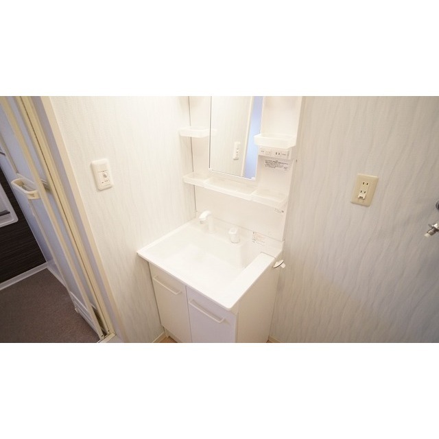 洗面設備　洗髪洗面化粧台（同仕様タイプ）