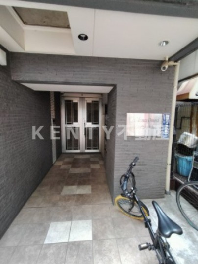 エントランス　ゆとりのあるエントランスです