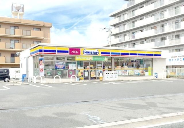 コンビニ　ミニストップ博多諸岡店（コンビニ）まで707m