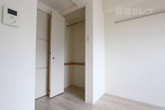 収納　高さのある収納スペース。