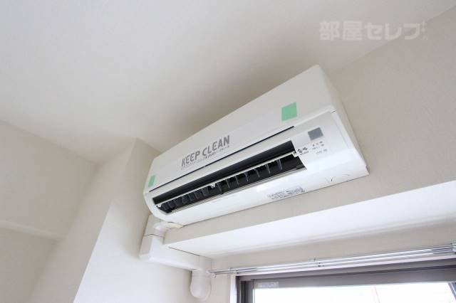 その他設備　この季節には欠かせない冷暖房あります。