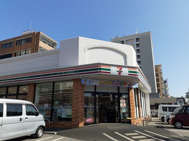 コンビニ　セブンイレブン那覇新都心店（コンビニ）まで212m