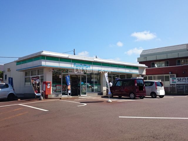 コンビニ　ファミリーマート会津白虎町店（コンビニ）まで410m