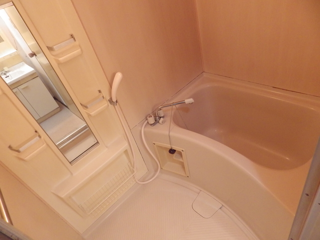 バス・シャワールーム　同建物別号室