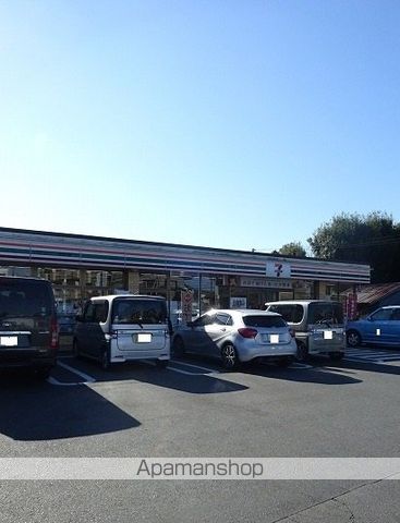 コンビニ　セブンイレブン（コンビニ）まで750m