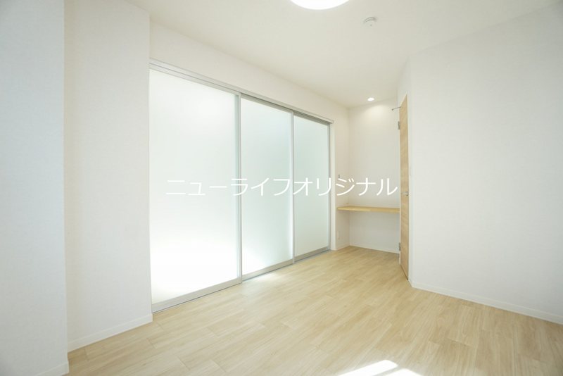 その他部屋・スペース　寝室にはワークスペースが設置されています