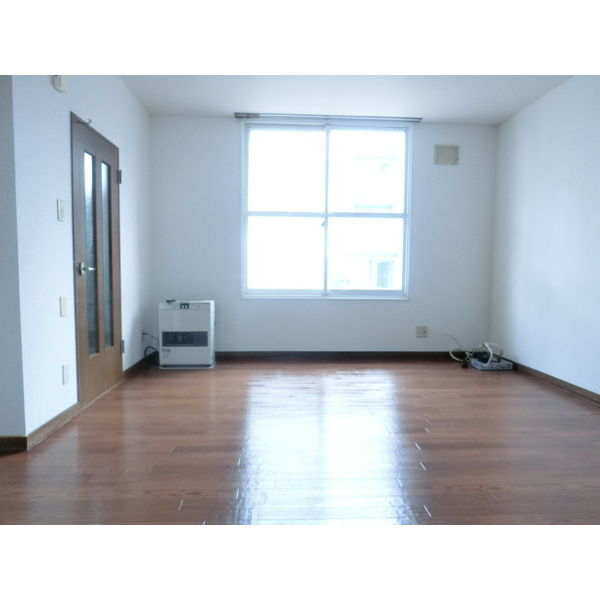 居室・リビング　別号室内観です