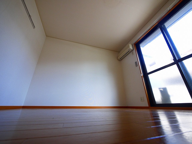 その他部屋・スペース　広くて明るい寝室