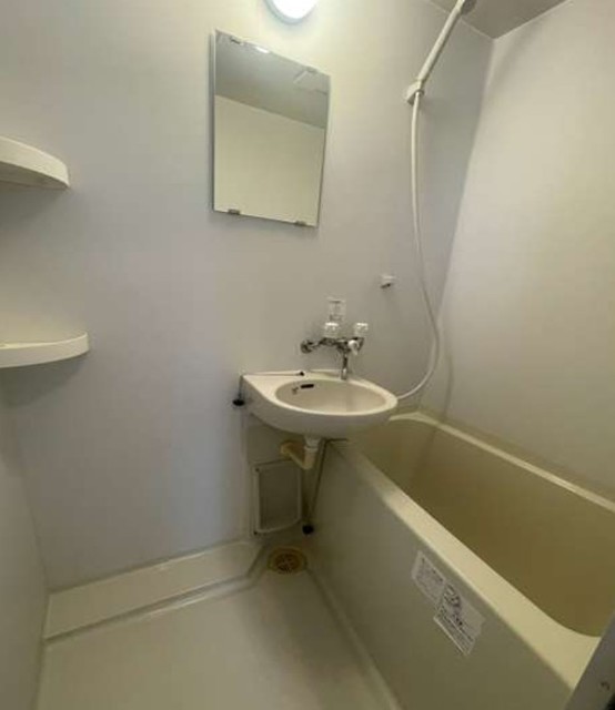 バス・シャワールーム　バスルーム