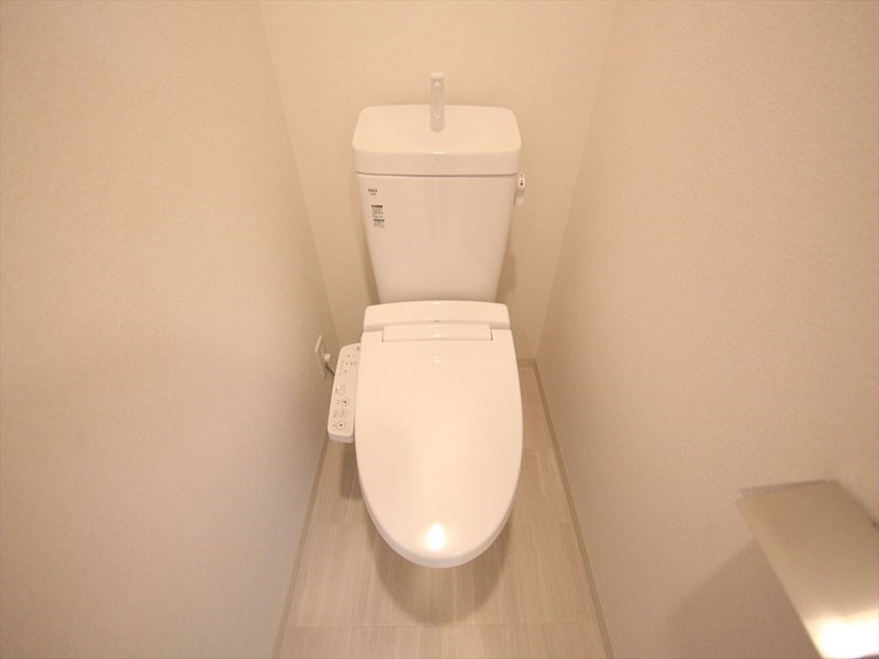 トイレ　温水洗浄暖房便座付トイレ