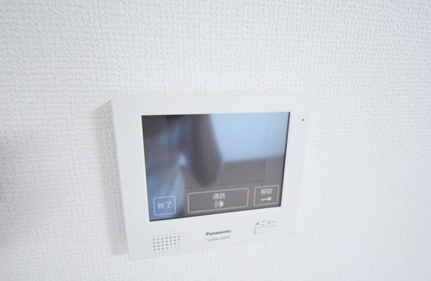 セキュリティ　【南向きの広々リビング♪】