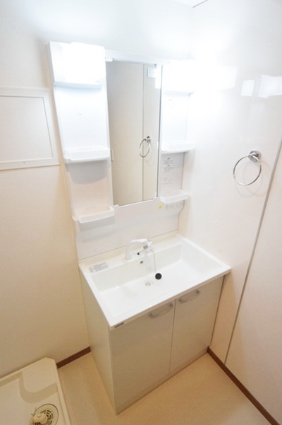 洗面設備　【南向きの広々リビング♪】