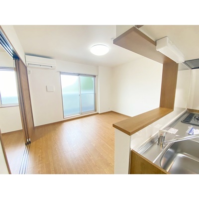 居室・リビング　【南向きの広々リビング♪】