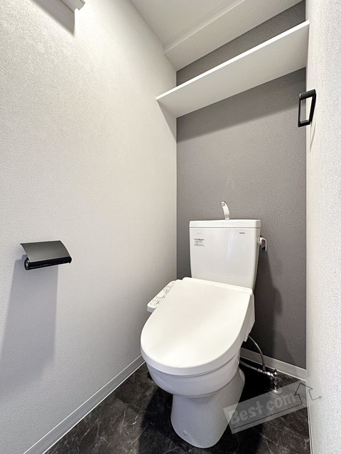 トイレ　温水洗浄便座付き♪