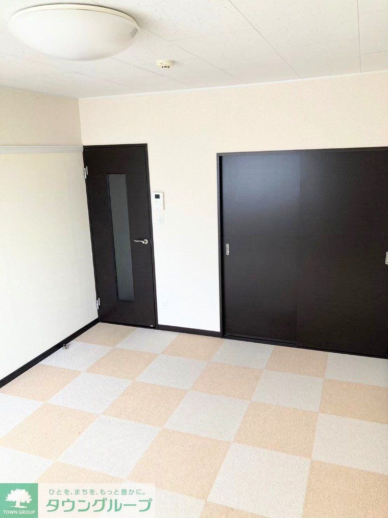 その他部屋・スペース　カーペットの模様は部屋ごどに異なります。