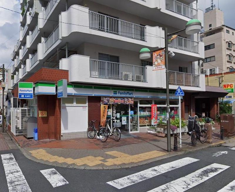 コンビニ　ファミリーマート（コンビニ）まで450m