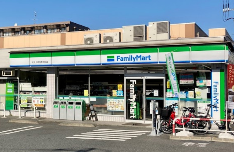 コンビニ　ファミリーマート 大田上池台四丁目店（コンビニ）まで393m