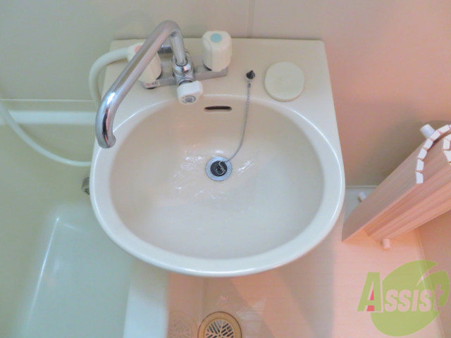 洗面設備　ここで手を洗ったり顔を洗ったりできますよ～。便利ですね。