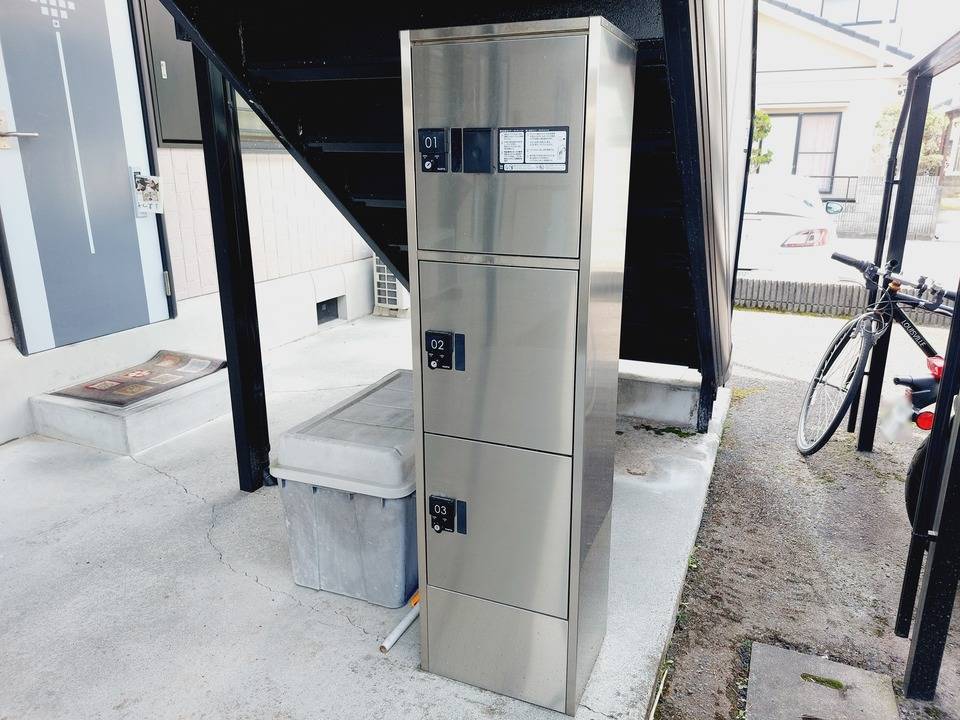 エントランス　宅配ボックス