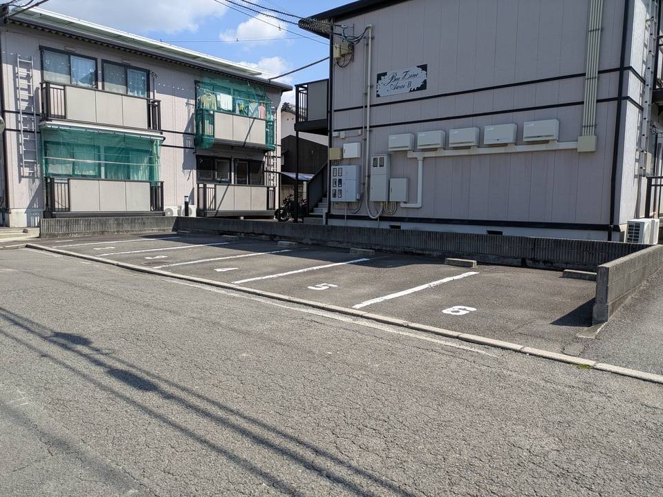 駐車場　駐車場