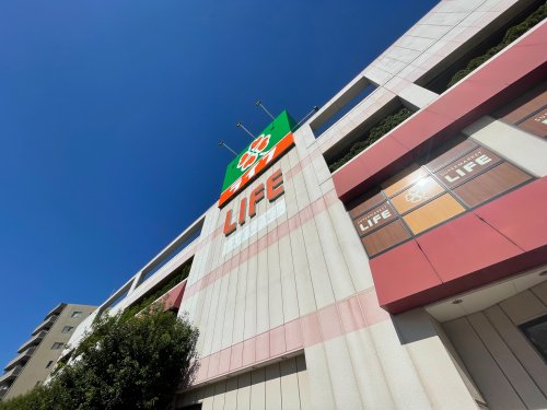 スーパー　ライフ 千川駅前店（スーパー）まで983m