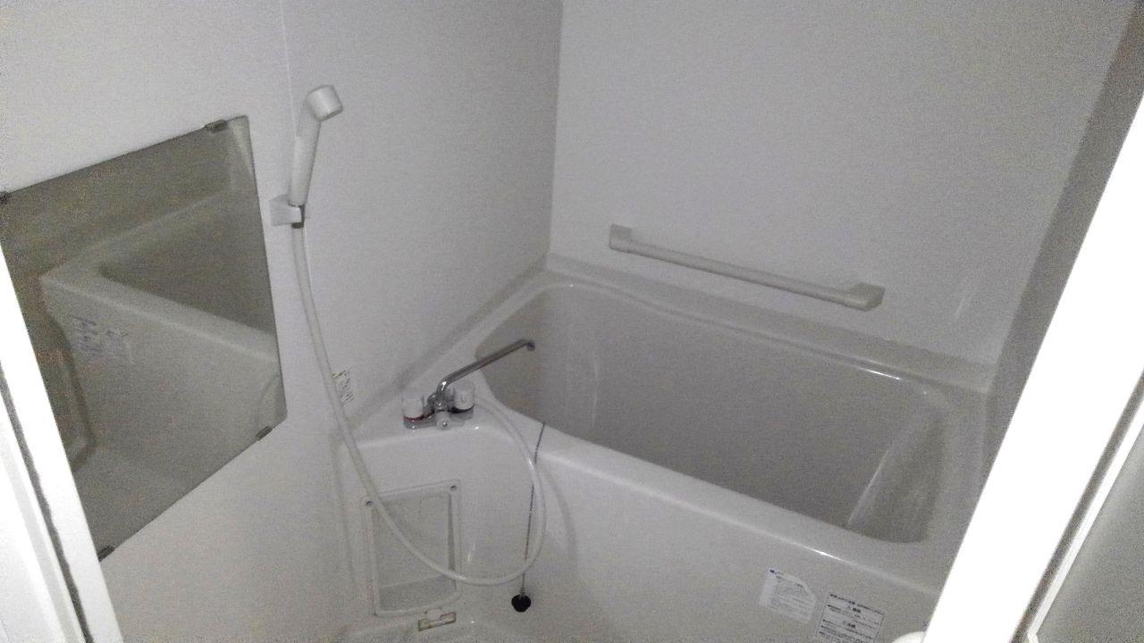 バス・シャワールーム　追い炊き機能付き♪